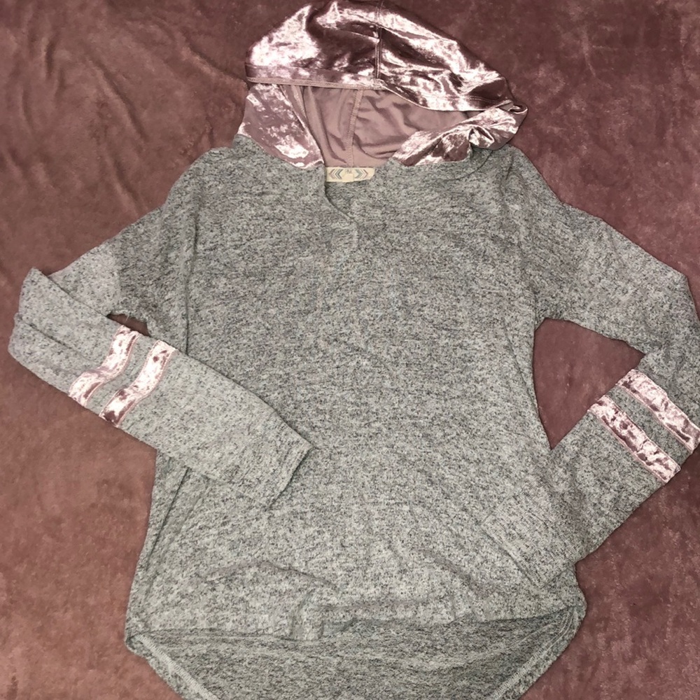 Long sleeve hooded shirt